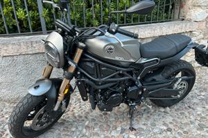 Benelli Leoncino 800