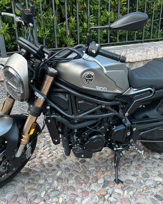 Benelli Leoncino 800