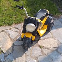 motorino elettrico con la batteria per bambini 
