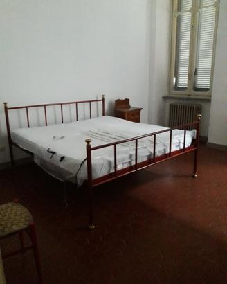 Letto matrimoniale design vintage