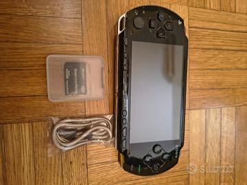 PSP 1004 completa + Memory + giochi