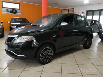 Lancia Ypsilon 1.0 FireFly 5 porte S&S Hybrid Gold