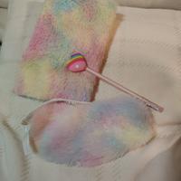 Quaderno, mascherina occhi notte e penna peluche