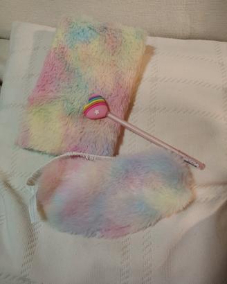 Quaderno, mascherina occhi notte e penna peluche