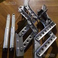 Cerniere più pistoncini Volvo 240 GLE