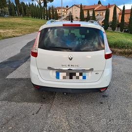 Renault Scenic anno 2016 con gancio
