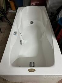 vasca da bagno jacuzzi mai usata