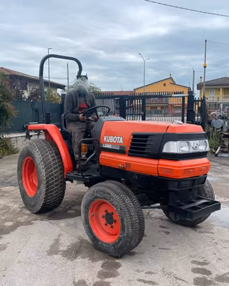 T28 Trattore Kubota 50 CV per prati