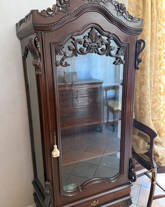 Mobile vetrina antica/stile classico con intagli