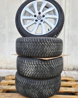 Cerchi e Gomme Alfa Giulietta (225/45-17)