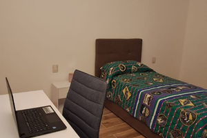 Camera singola in appartamento ristrutturato