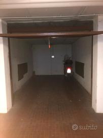 Garage di ampie dimensioni