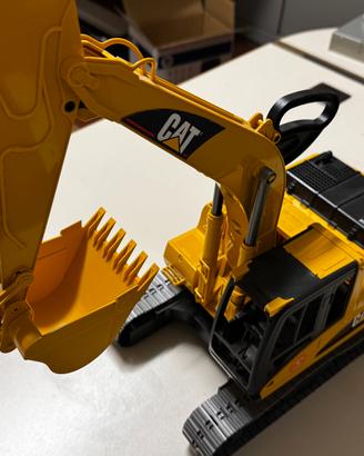 Escavatore giocattolo cat