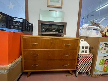 Comò/cassettiera con specchio