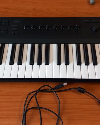 Native Instruments  Komplete Kontrol M32