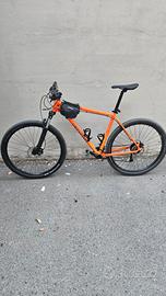  Mountain bike  Cannondale Trail 