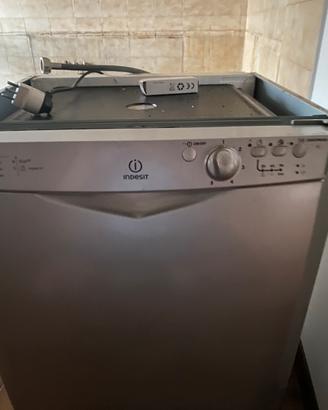 Lavastoviglie indesit