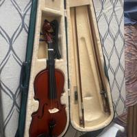 Violino quattro quarti.