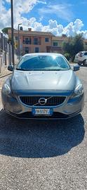 VOLVO V40 D2
