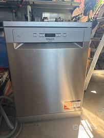 Lavastoviglie hotpoint libera installazione