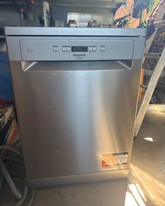 Lavastoviglie hotpoint libera installazione