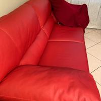 Divano in vera pelle 3 posti l. 2 mt. colore rosso