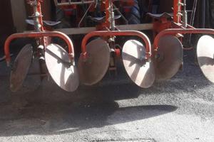 Seminatrice per patate e bulbi