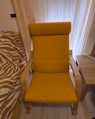 Poltrona sedia a dondolo Poang Ikea Gialla
