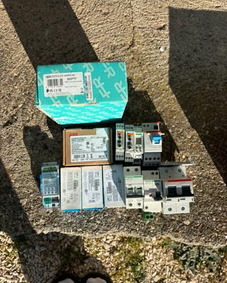 Salvavita magnetotermici materiale elettrico misto