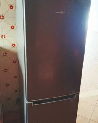 Frigo con congelatore ben funzionante 