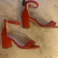 Sandalo rosso scamosciato