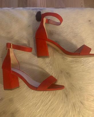 Sandalo rosso scamosciato