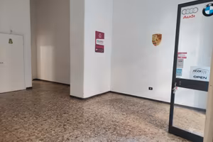 Bottega Commerciale Largo Barriera 