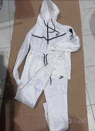 nike tech bianca