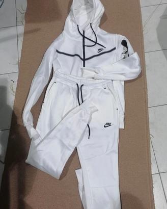 nike tech bianca
