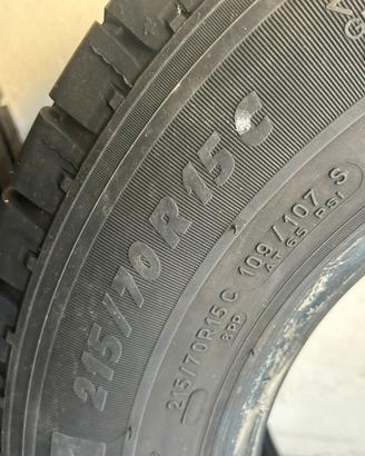 Michelin Agilis dimensioni 215/70 R15 C