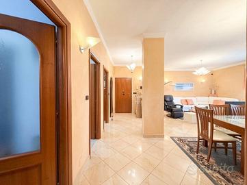 Appartamento di 155 m² con più di 5 locali a Torin