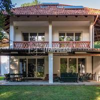 VILLA DA 600MQ, FRAZIONATA IN DUE, NEL PIENO CENTR