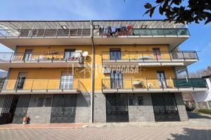 CASELETTE CENTRO - INTERA PALAZZINA DI TRE PIANI C