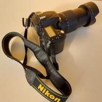 Nikon D90 con obiettivo VR 18-105