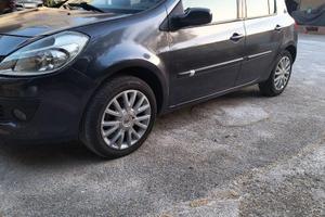 Renault clio le iene 