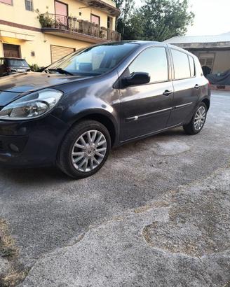 Renault clio le iene 