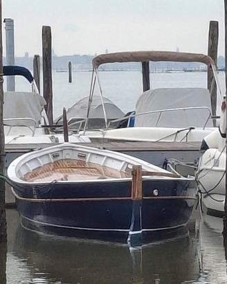 Imbarcazione in legno GOZZO Ligure