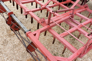 Erpice a denti fissi con rullo