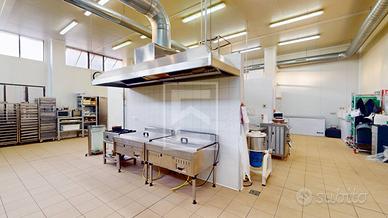 Attività  Commerciale - Puegnago sul Garda