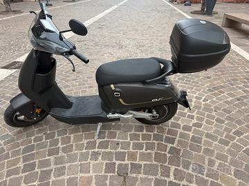 Super Soco CUX 50 scooter elettrico