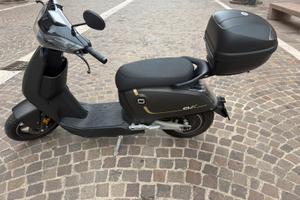 Super Soco CUX 50 scooter elettrico