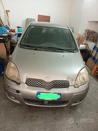 Toyota Yaris 1000 benzina