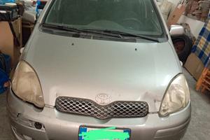Toyota Yaris 1000 benzina