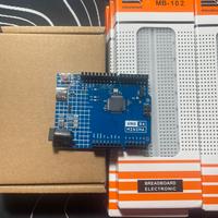 Arduino UNO R4 Minima + Breadboard 830 Punti